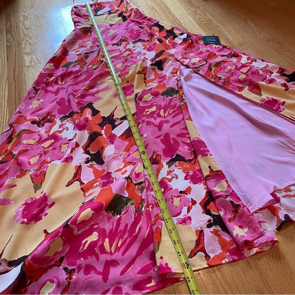 NWT Lulu’s Floral Maxi Strappy Open Back and Front Slit Size Small - Picture 14 of 15